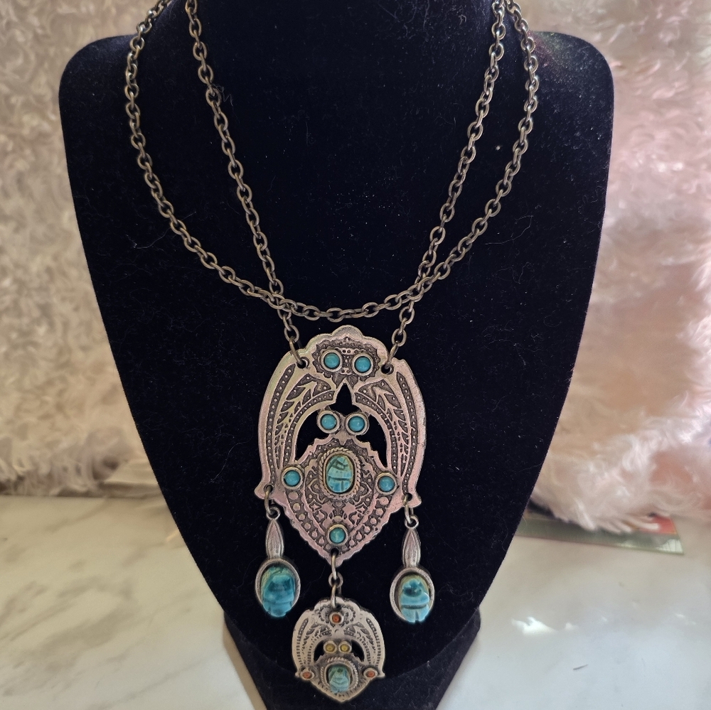 Elegant Silver and Turquoise Necklace